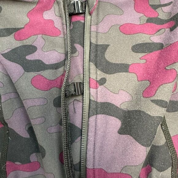 TORRID Women’s Pink Purple Gray Camo Zip Front Crisscross Back Sports Bra Size 2 - Picture 7 of 8